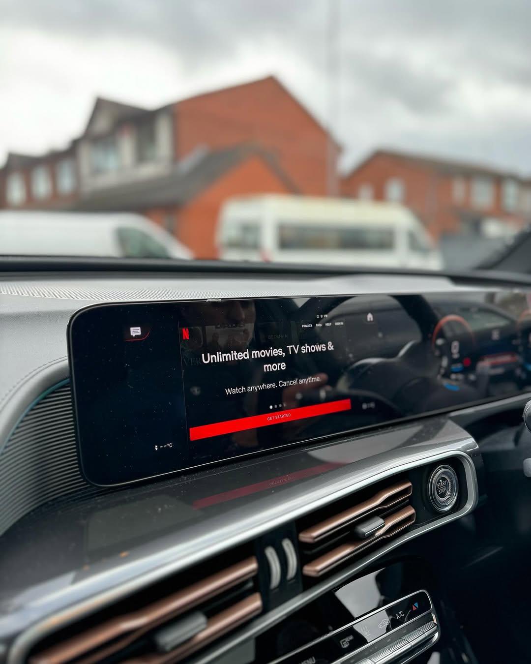 Youtube e Netflix AI-Box per Mercedes